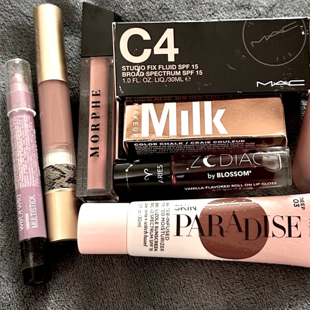 Mic Bundle makeup MAC Cosmetics Black Foundation Studio Fix